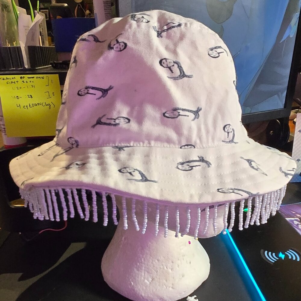 BEADED ALL-OVER PRINT BUCKET HAT US S/M